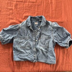 Women’s Levi’s Jean crop shirt